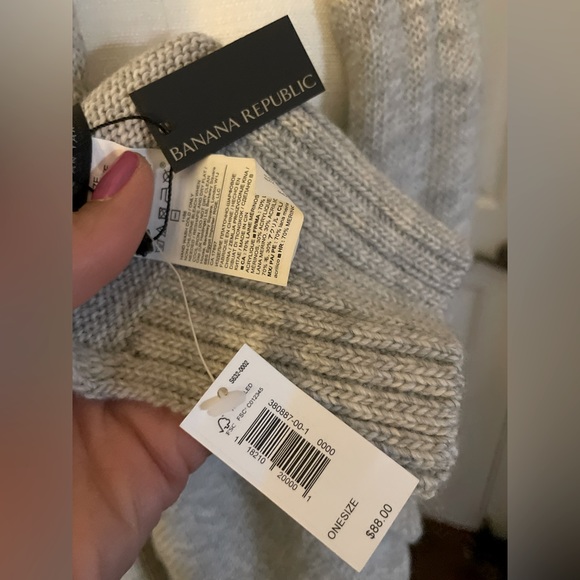 Banana Republic NWT light gray scarf w/rhinestones - Picture 6 of 6